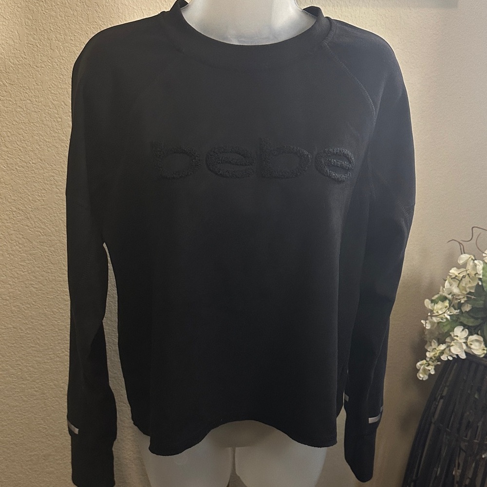 bebe Black cropped Sweater size large box 3